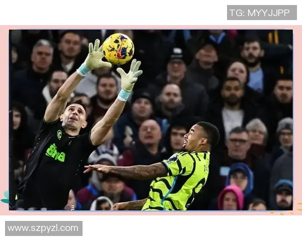 马丁内斯：从足球场上的明星到生活中的传奇人物探索他的成长与成就